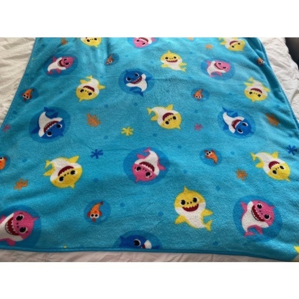 Pinkfong Baby Shark Toddler Blanket Blue Good Fleece Character Print Nickelodeon